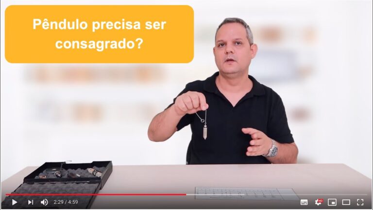 Guia Pr&aacute;tico: Como Limpar e Consagrar um P&ecirc;ndulo de Madeira