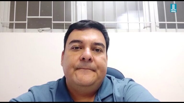 Limpeza Eficiente de Peças de Telemóvel com Álcool