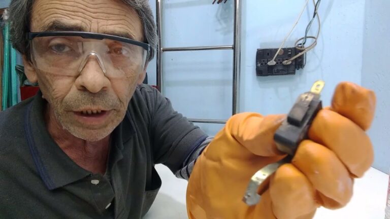 Limpeza Eficiente de Contatos El&eacute;tricos em Cobre com Vinagre e Sal