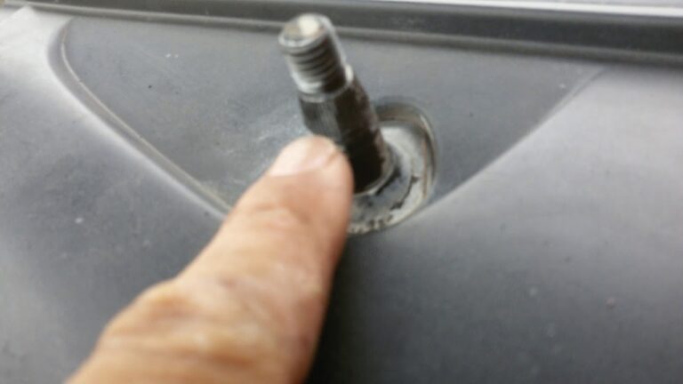 Como Resolver Problemas no Limpador de Parabrisa Traseiro da Renault Scenic