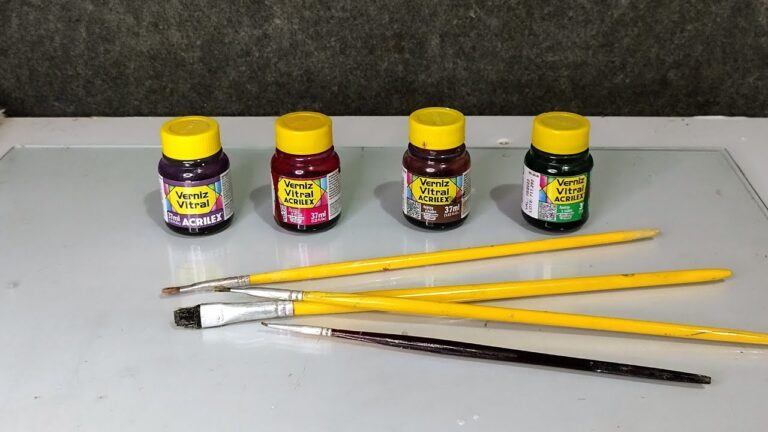 Dicas Eficazes para Limpar Tinta Vitral