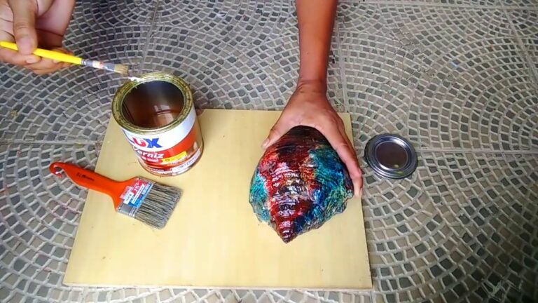 Guia Pr&aacute;tico: Como Limpar Vernis Eficazmente