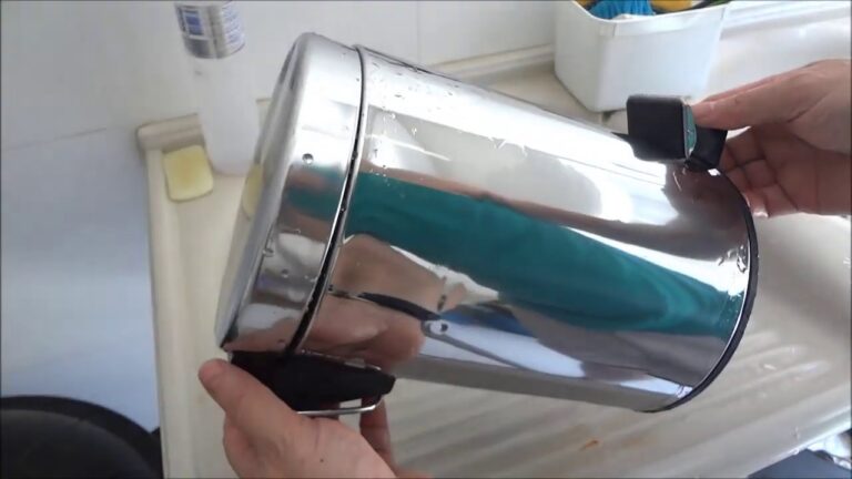 Como Limpar Inox Queimado com Lix&iacute;via