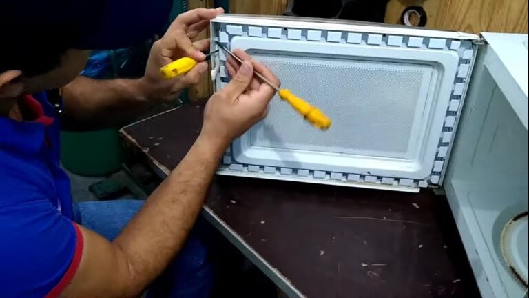 Como Limpar o Vidro do Micro-ondas de Forma Eficiente