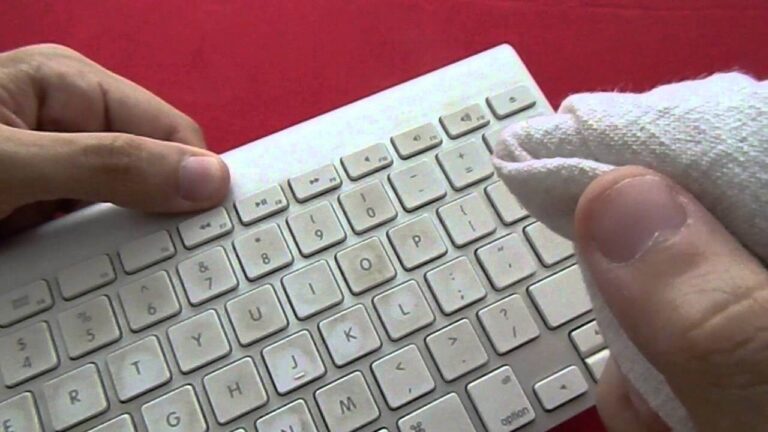Guia Prático: Como Limpar o Teclado do iMac