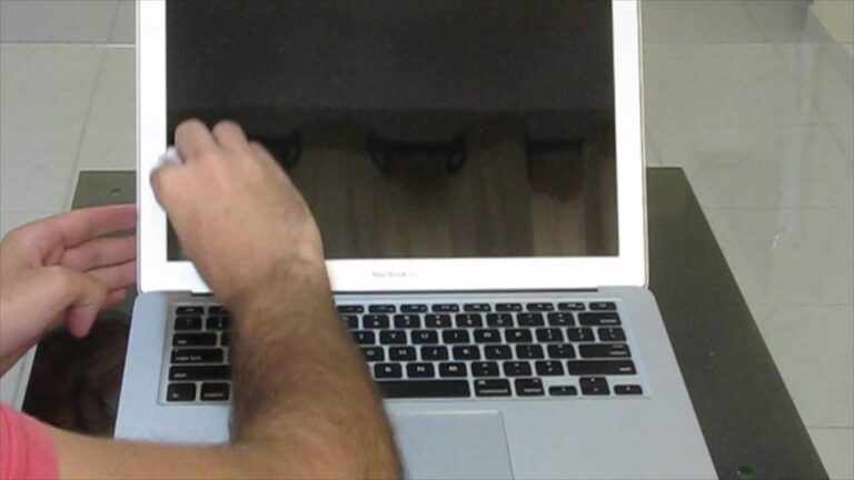 Guia Pr&aacute;tico para Limpar o Ecr&atilde; do Mac