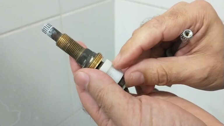 Dicas Eficazes para Limpar Bases de Duche Compridas