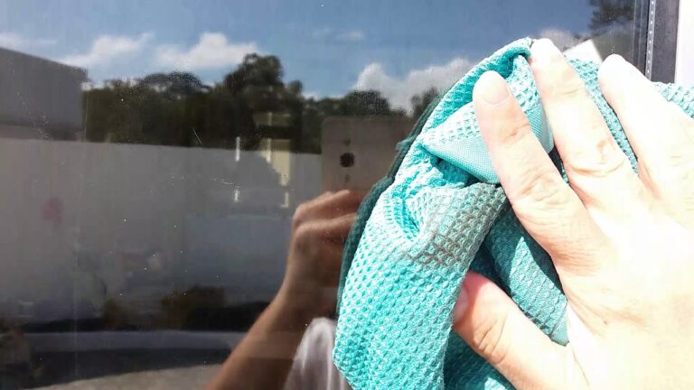 Como Usar o Pano Limpa Vidros da Tupperware Eficazmente
