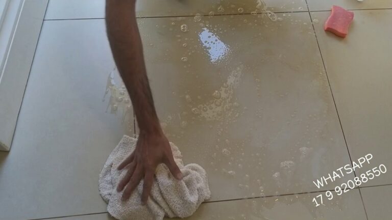 Dicas Eficazes para Limpar Cerâmica Acetinada