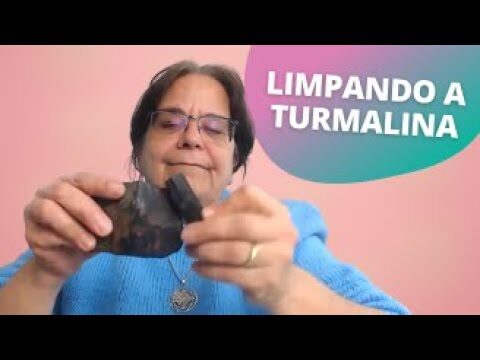 Guia Pr&aacute;tico para Limpar a Turmalina Preta